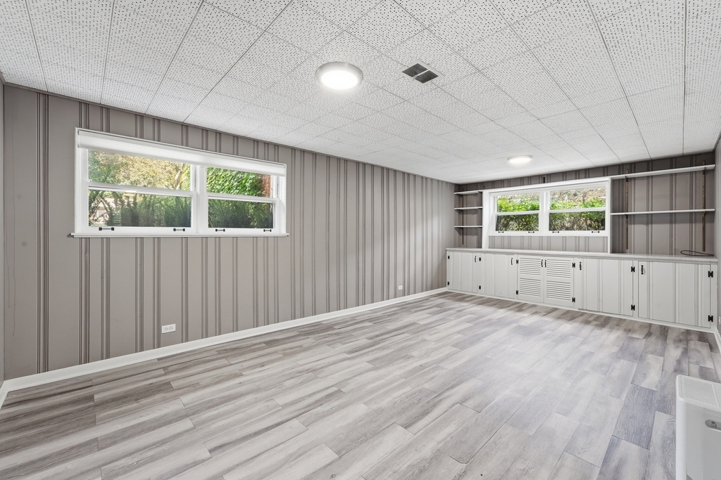 221 W Sheridan Place - Photo 28