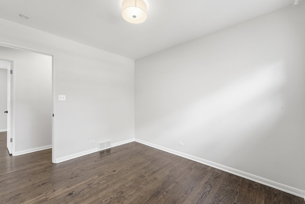 221 W Sheridan Place - Photo 15