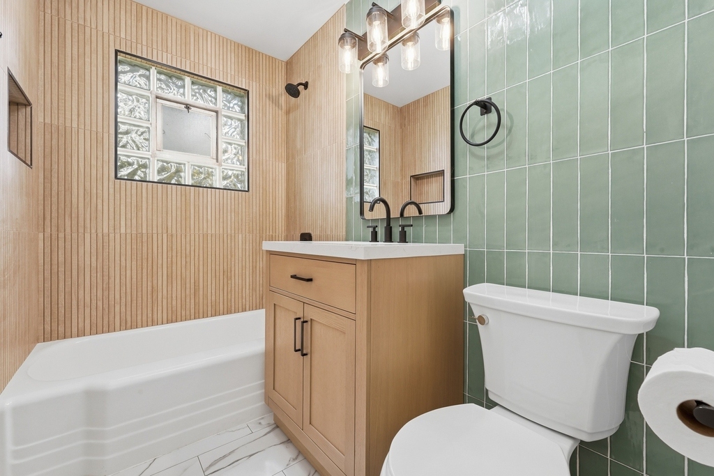 221 W Sheridan Place - Photo 23