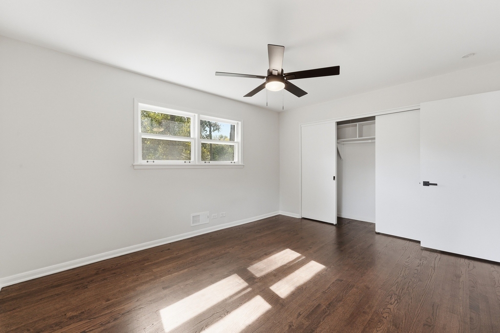 221 W Sheridan Place - Photo 18