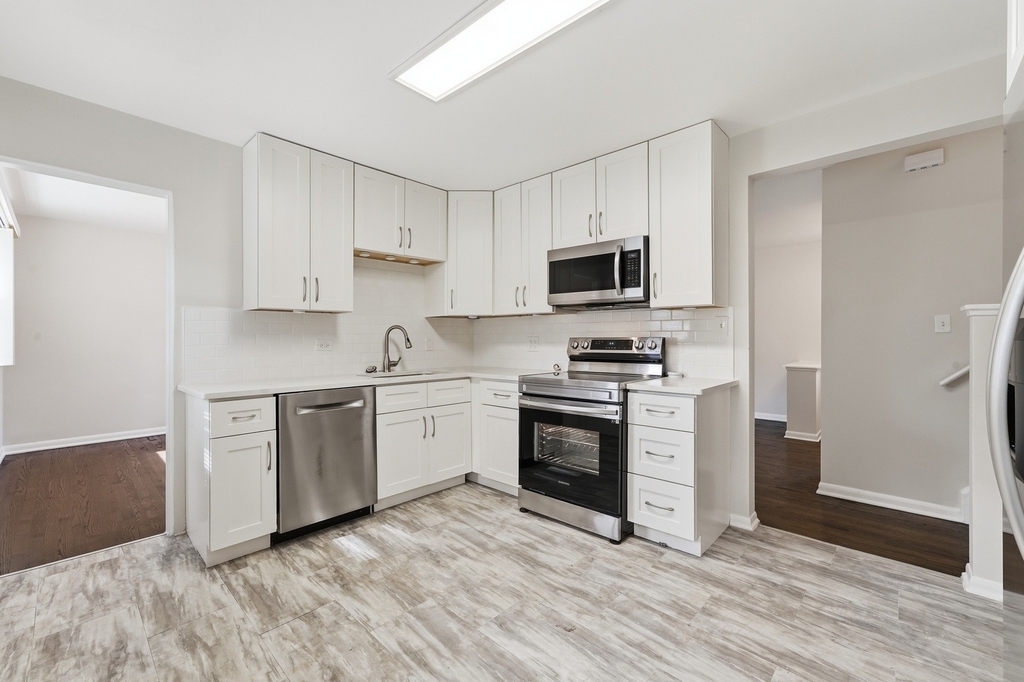 221 W Sheridan Place - Photo 9