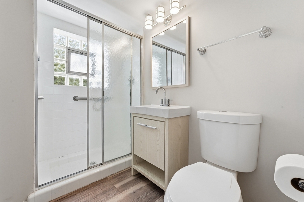 221 W Sheridan Place - Photo 32