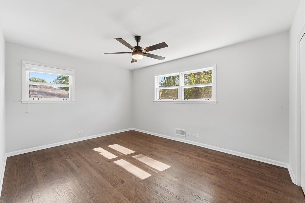 221 W Sheridan Place - Photo 16