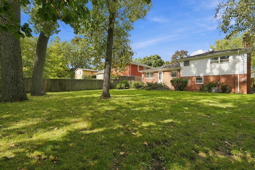 221 W Sheridan Place - Photo 39