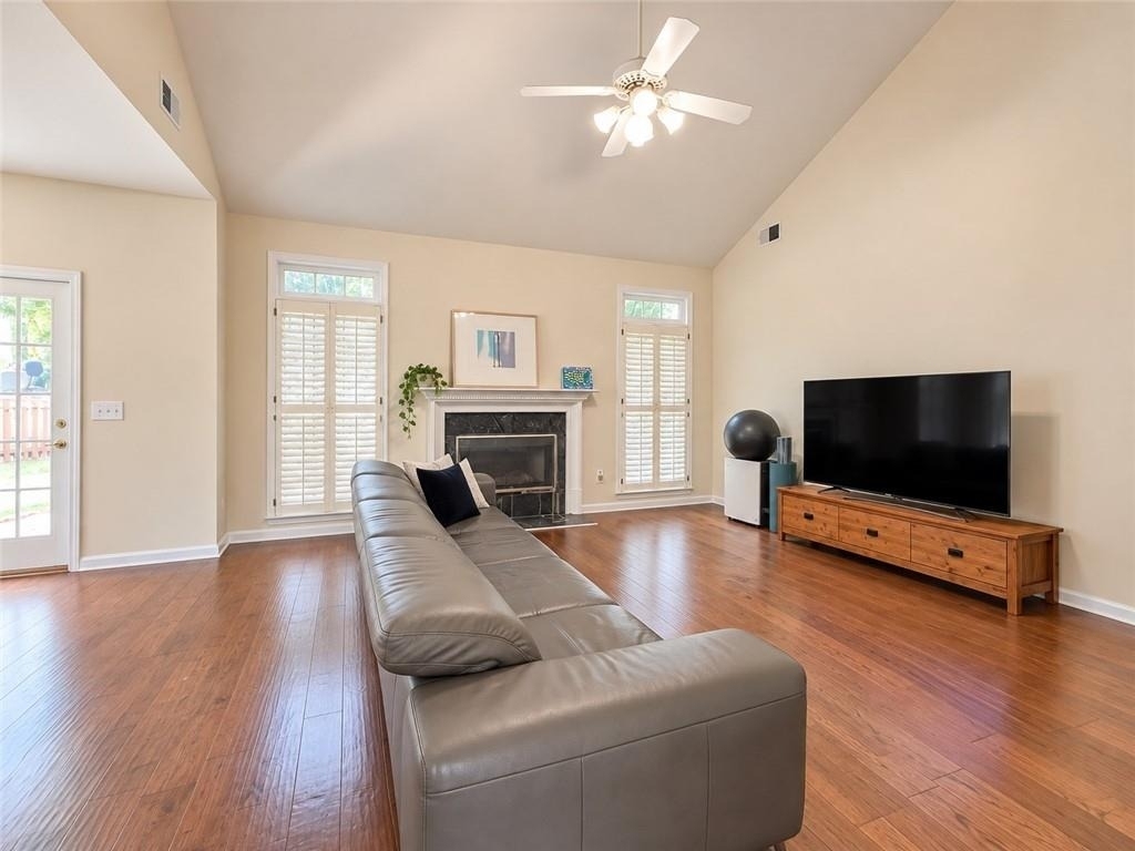 1124 Sadlers Way - Photo 7