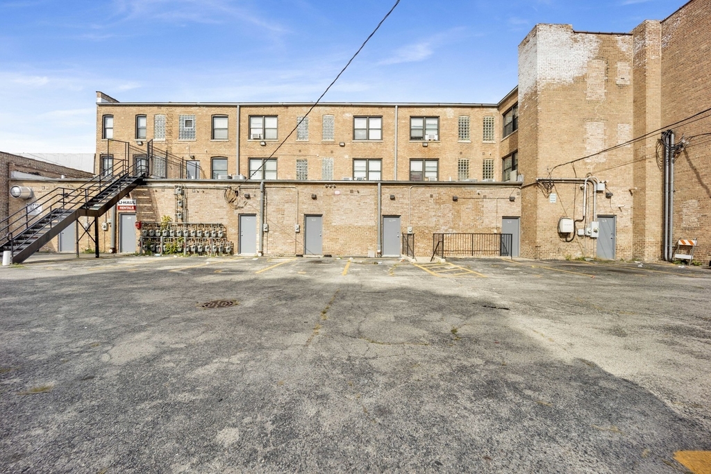 414 W Walnut Street - Photo 12