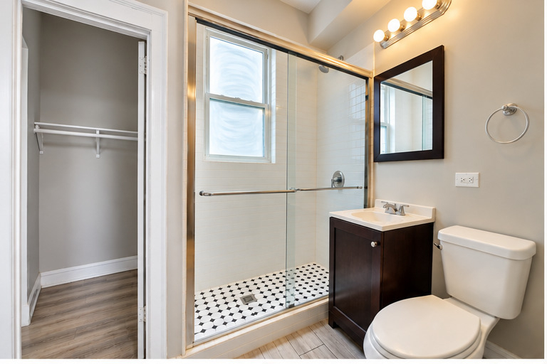 6912 N Ashland Boulevard - Photo 2