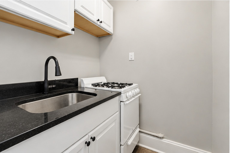 6912 N Ashland Boulevard - Photo 3