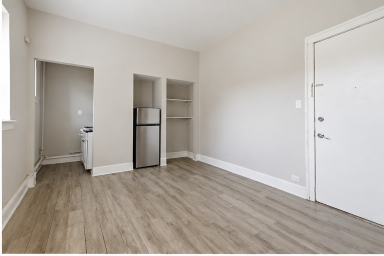 6912 N Ashland Boulevard - Photo 1