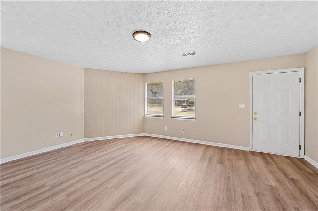 217 Tanglewood Drive - Photo 3