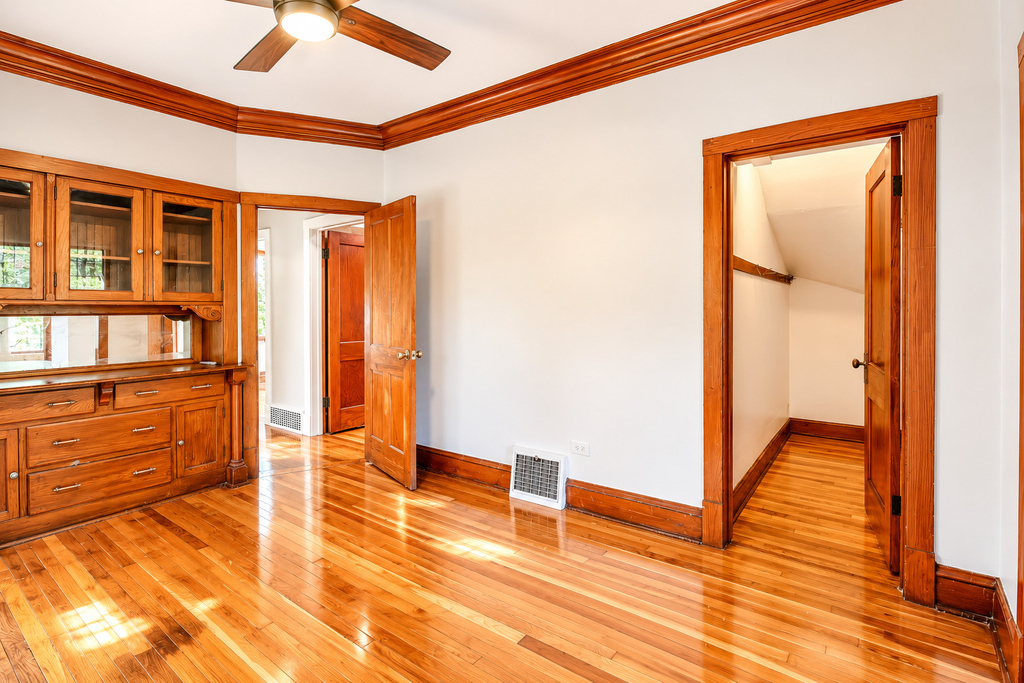 3916 N Kedzie Avenue - Photo 5