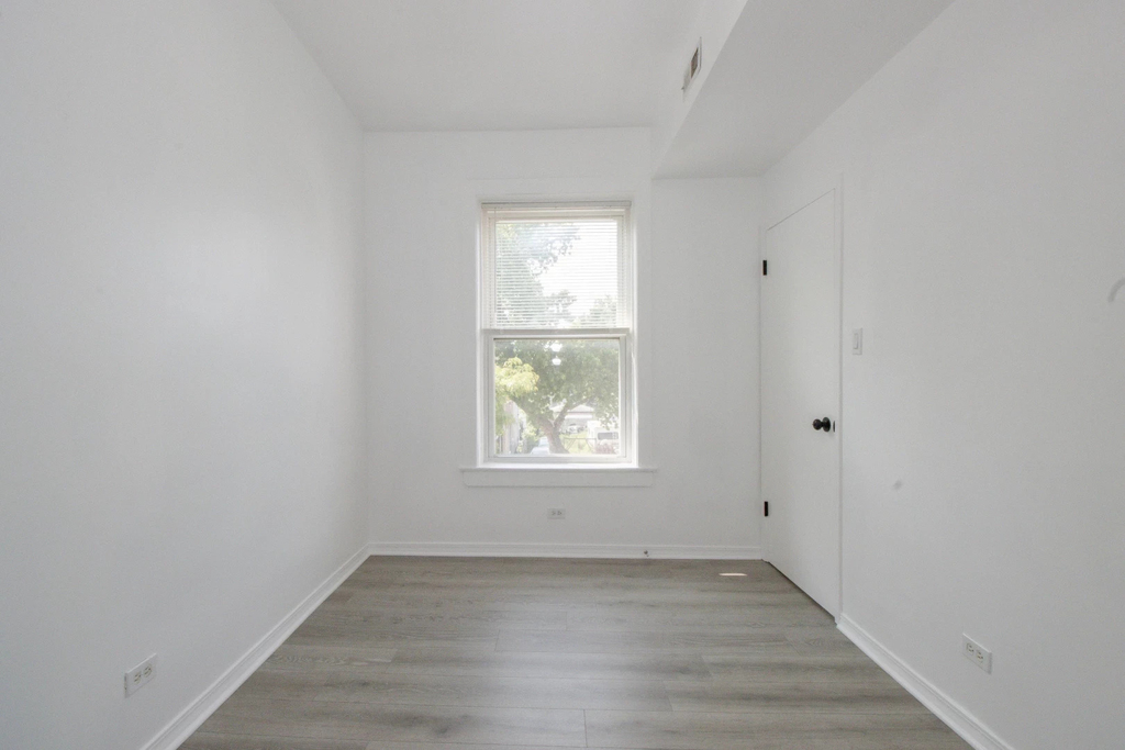 4702 W Fulton Street - Photo 6