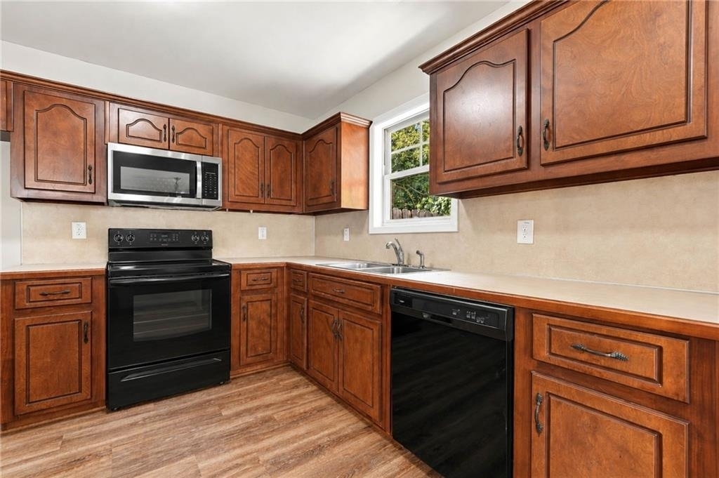121 Cypress Court - Photo 9