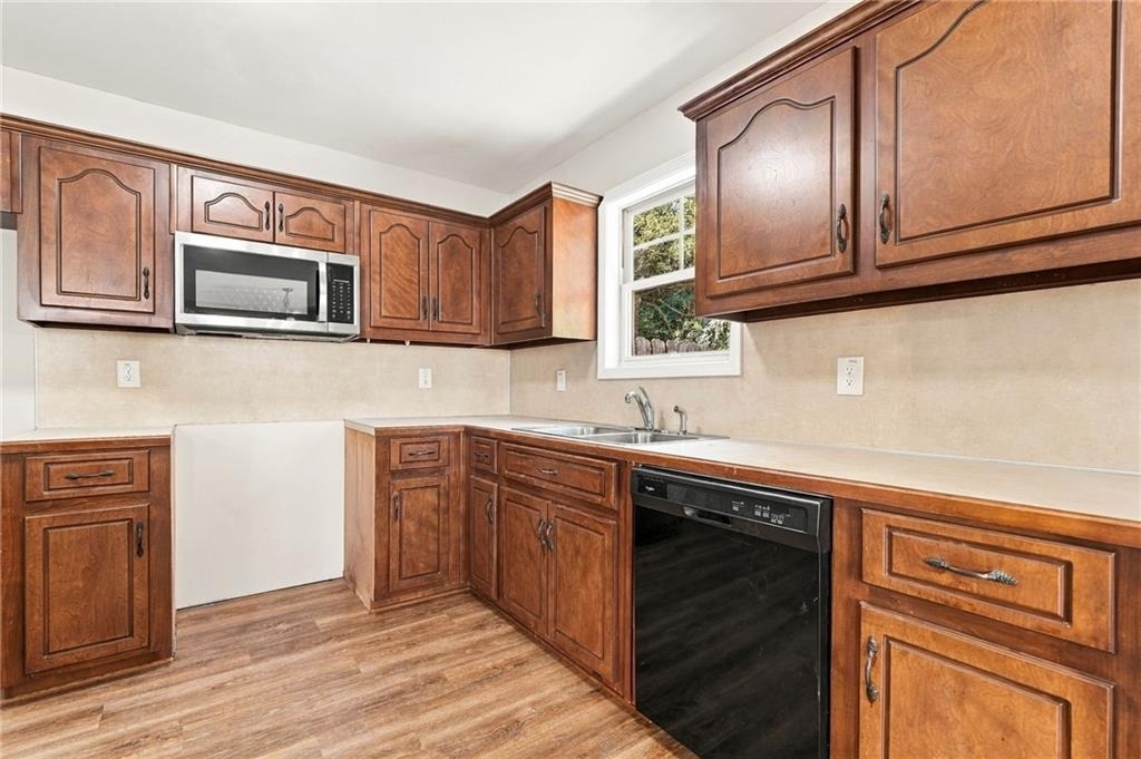 121 Cypress Court - Photo 10