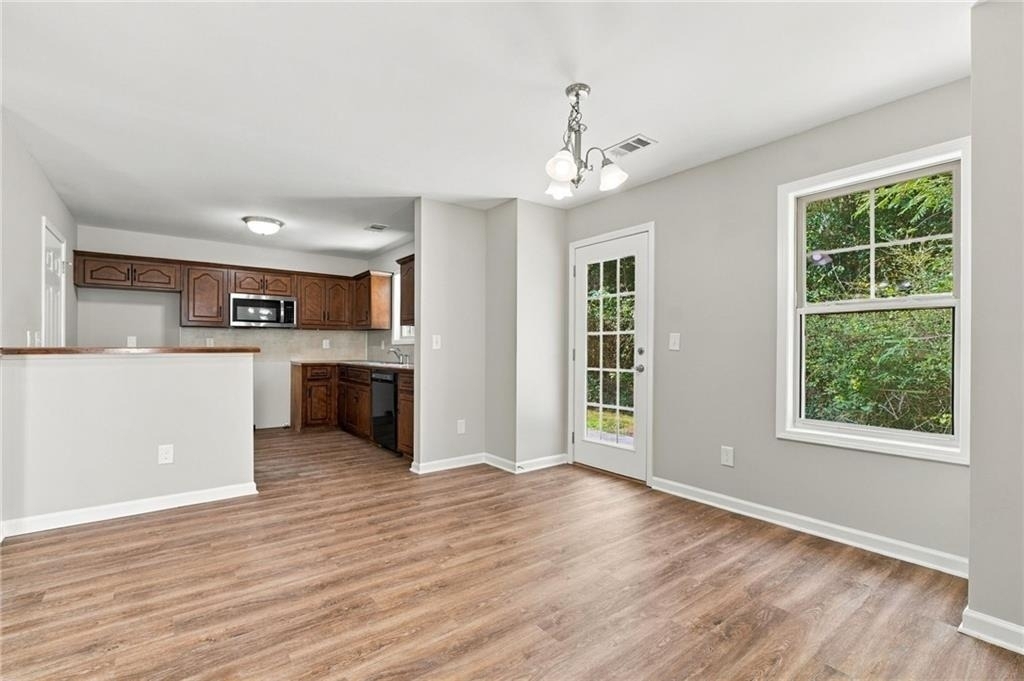 121 Cypress Court - Photo 2