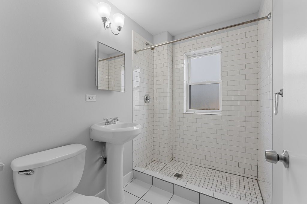 7450 N Greenview Avenue - Photo 8