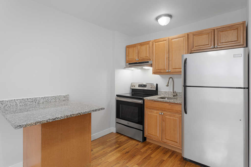 7450 N Greenview Avenue - Photo 5