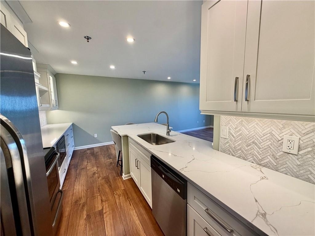300 Johnson Ferry Road - Photo 4