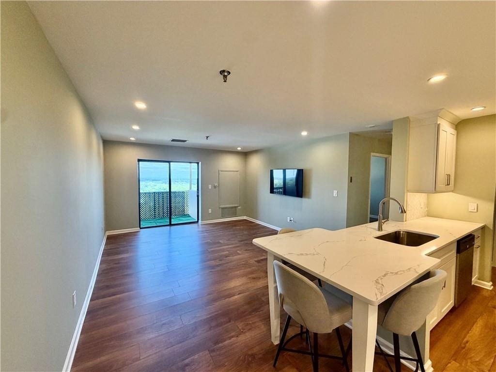 300 Johnson Ferry Road - Photo 6