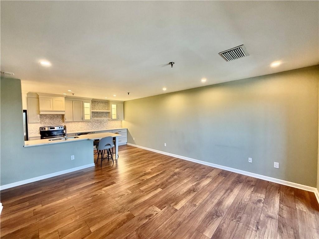 300 Johnson Ferry Road - Photo 1