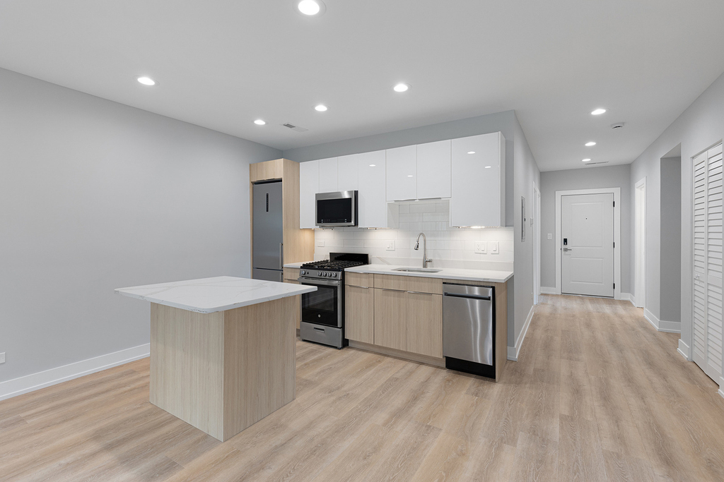1548 W Juneway Terrace - Photo 2