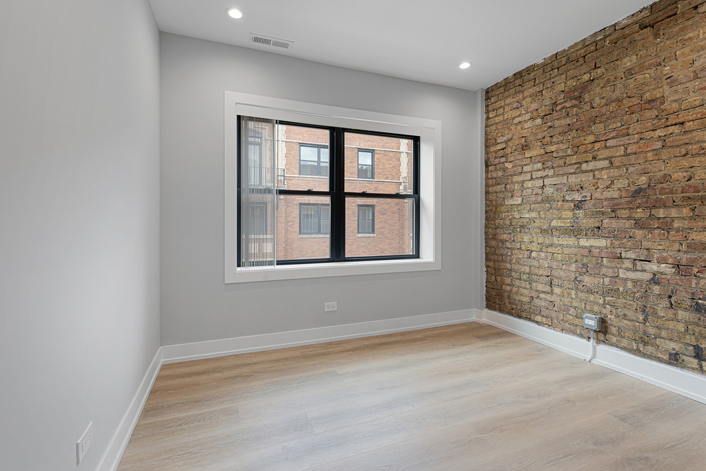 1548 W Juneway Terrace - Photo 5