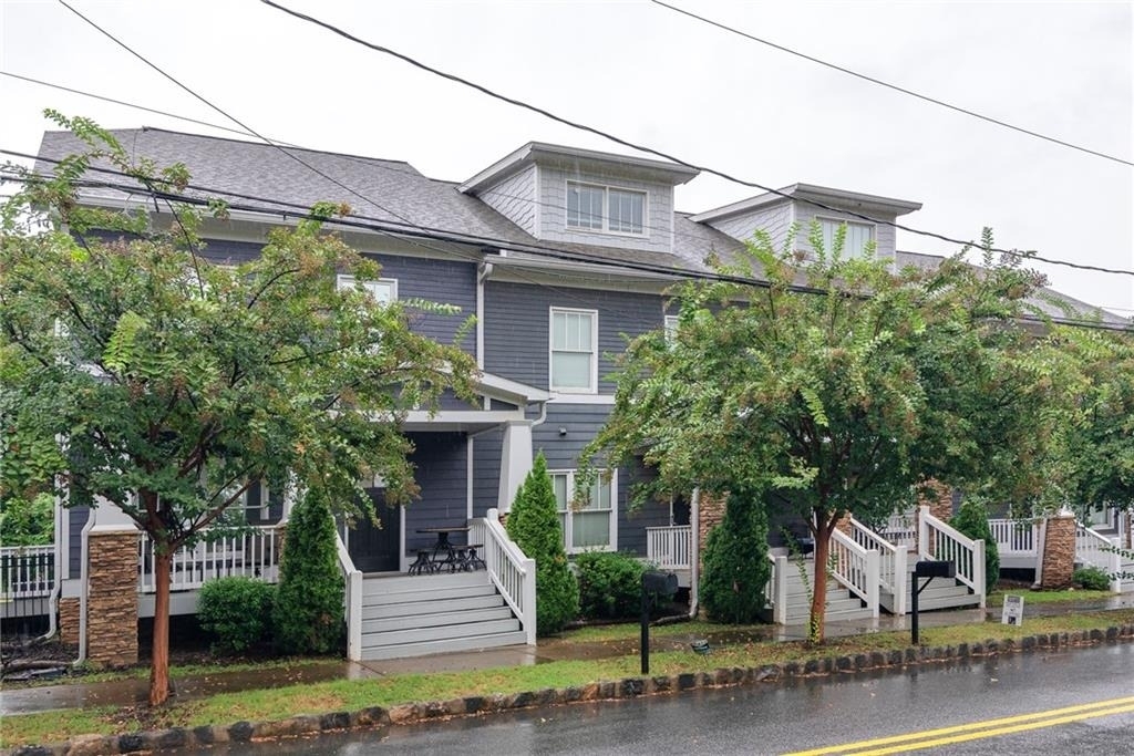 623 Chestnut Street - Photo 2
