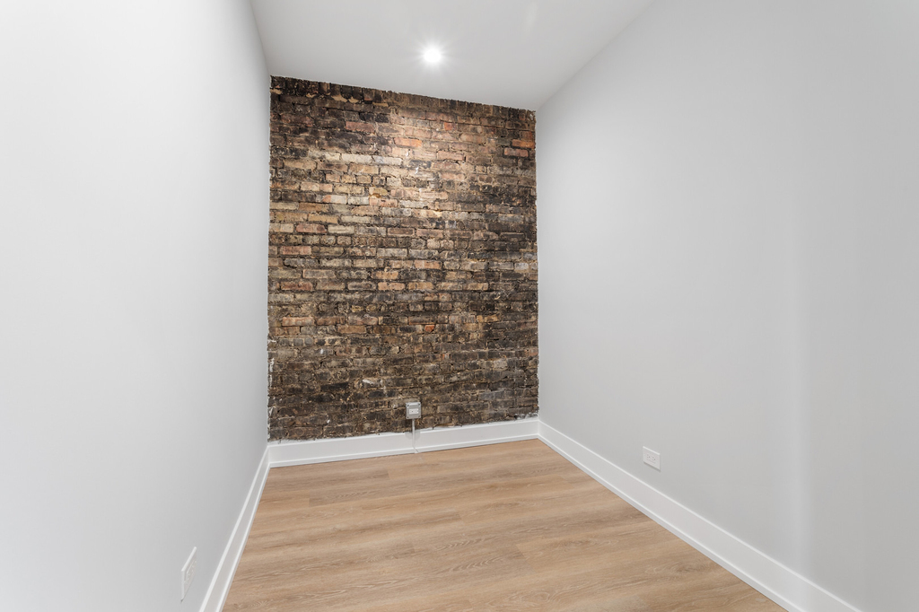 1554 W Juneway Terrace - Photo 8