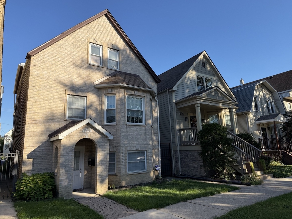 3755 N Christiana Avenue - Photo 1
