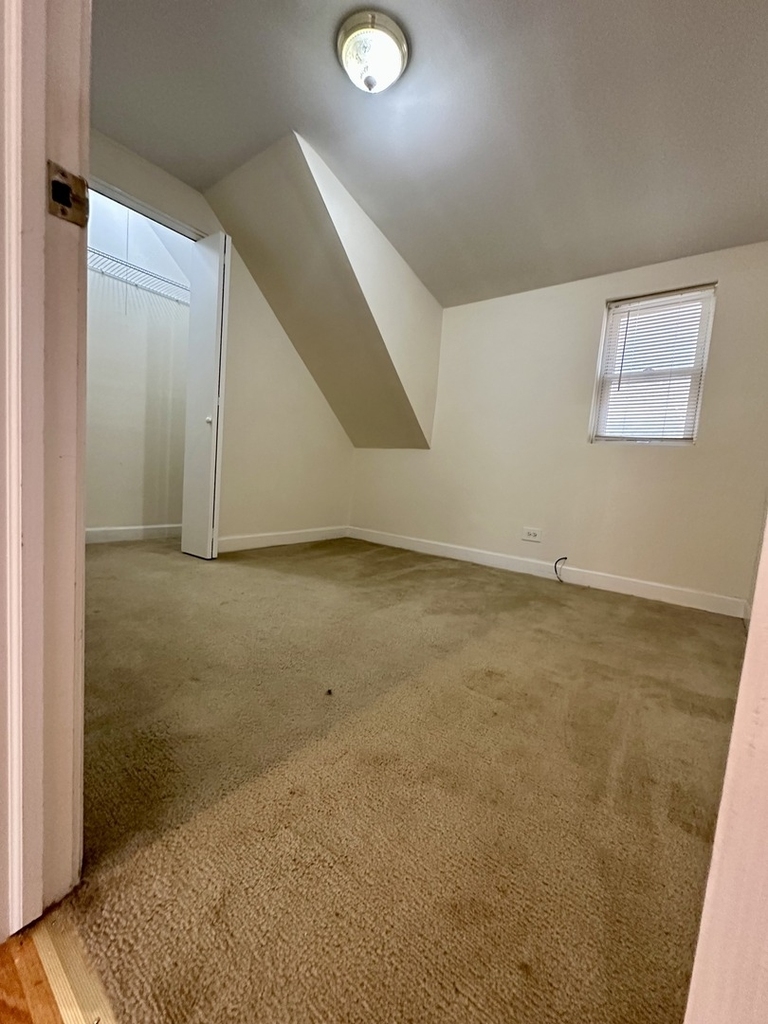 3755 N Christiana Avenue - Photo 12