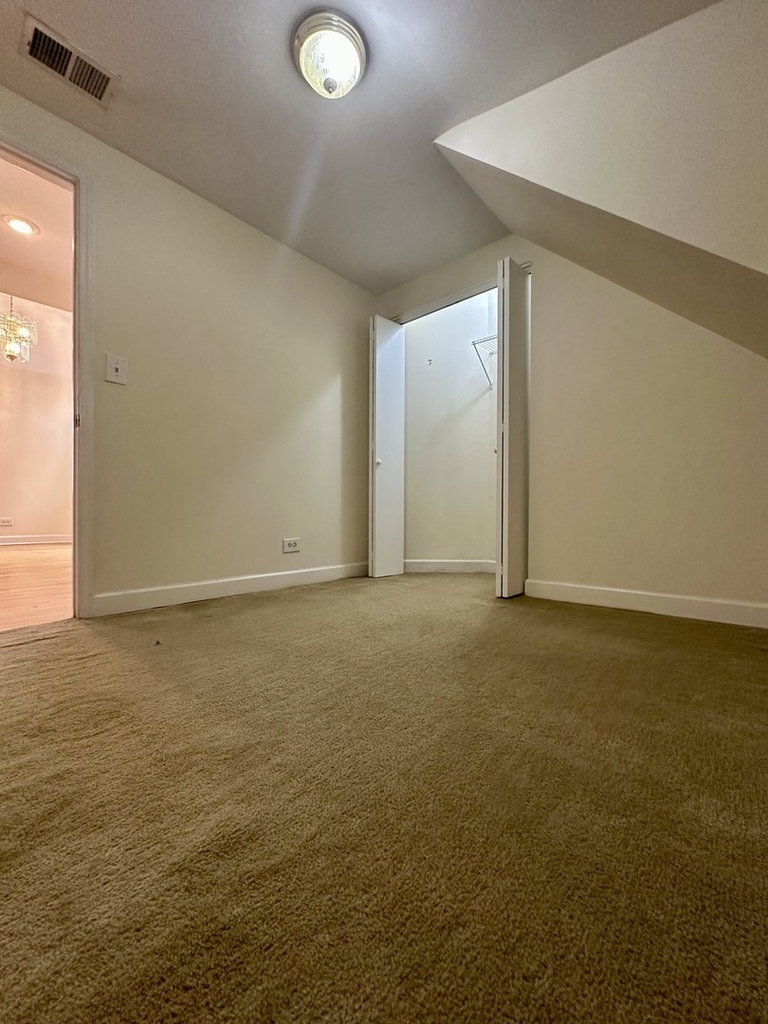 3755 N Christiana Avenue - Photo 13
