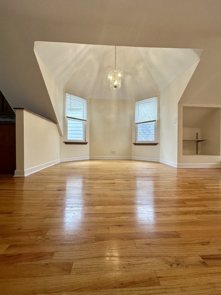 3755 N Christiana Avenue - Photo 5
