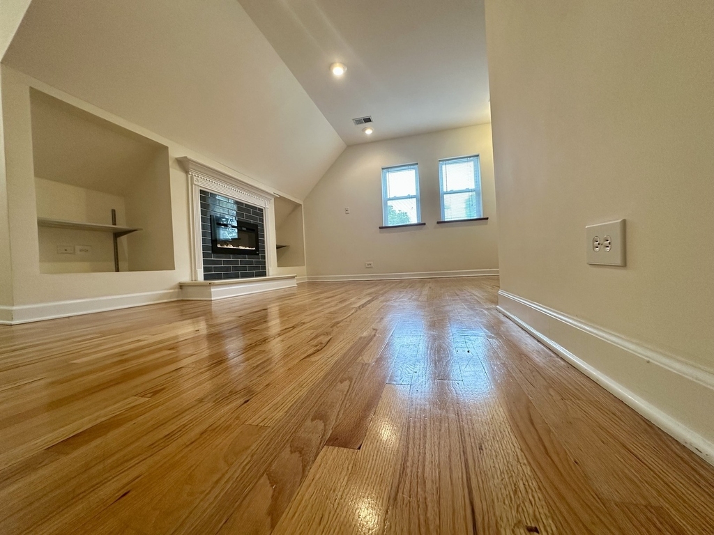 3755 N Christiana Avenue - Photo 6
