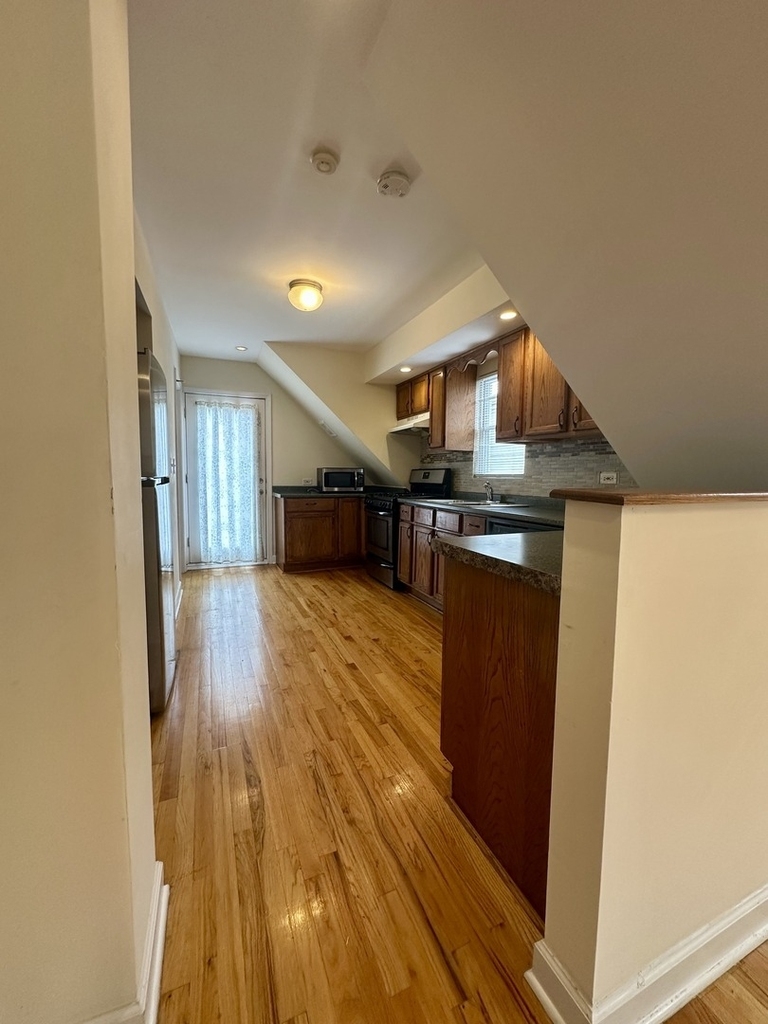 3755 N Christiana Avenue - Photo 8