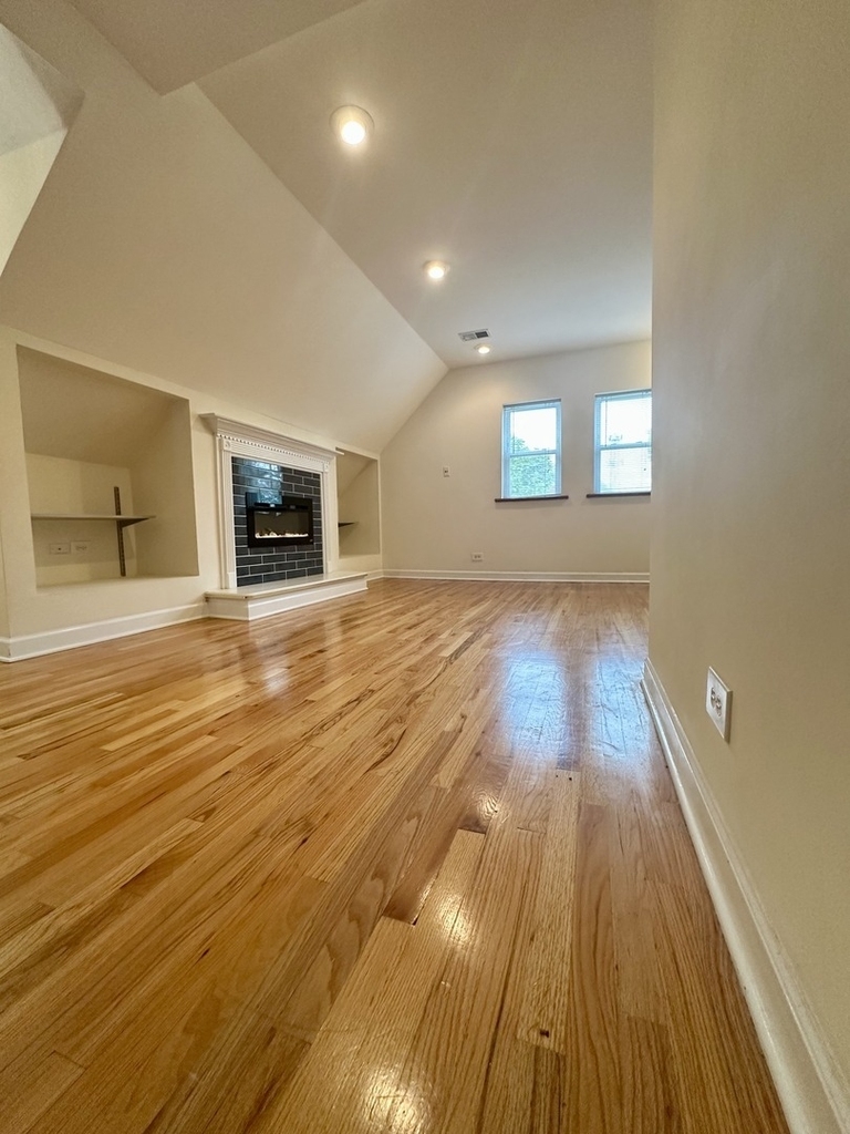 3755 N Christiana Avenue - Photo 4