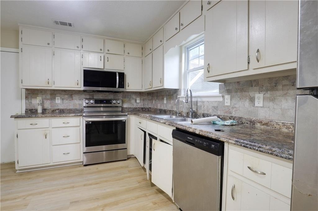 4131 Gravitt Place - Photo 7