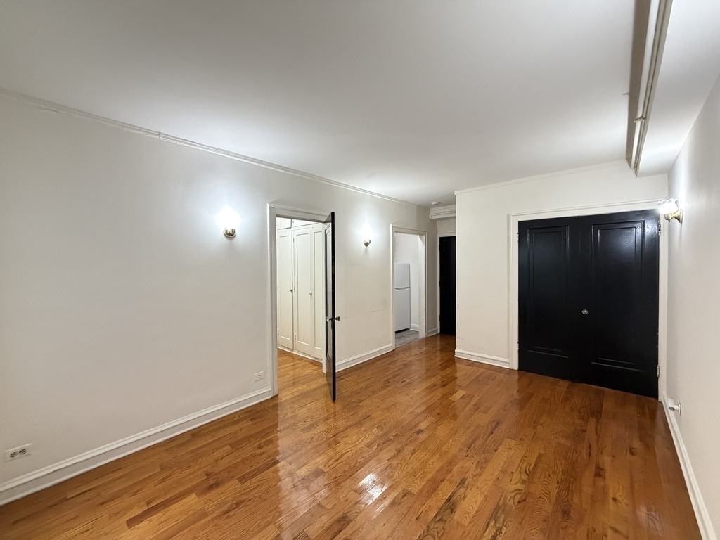 917 W Eastwood Avenue - Photo 5