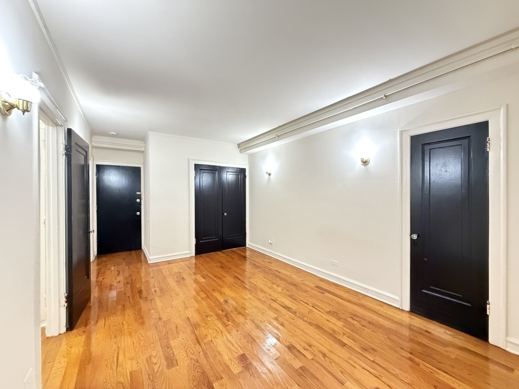 917 W Eastwood Avenue - Photo 7