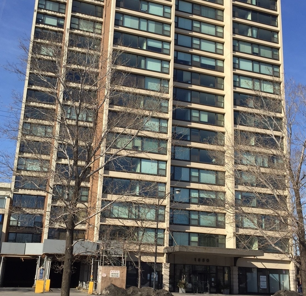1850 N Clark Street - Photo 0