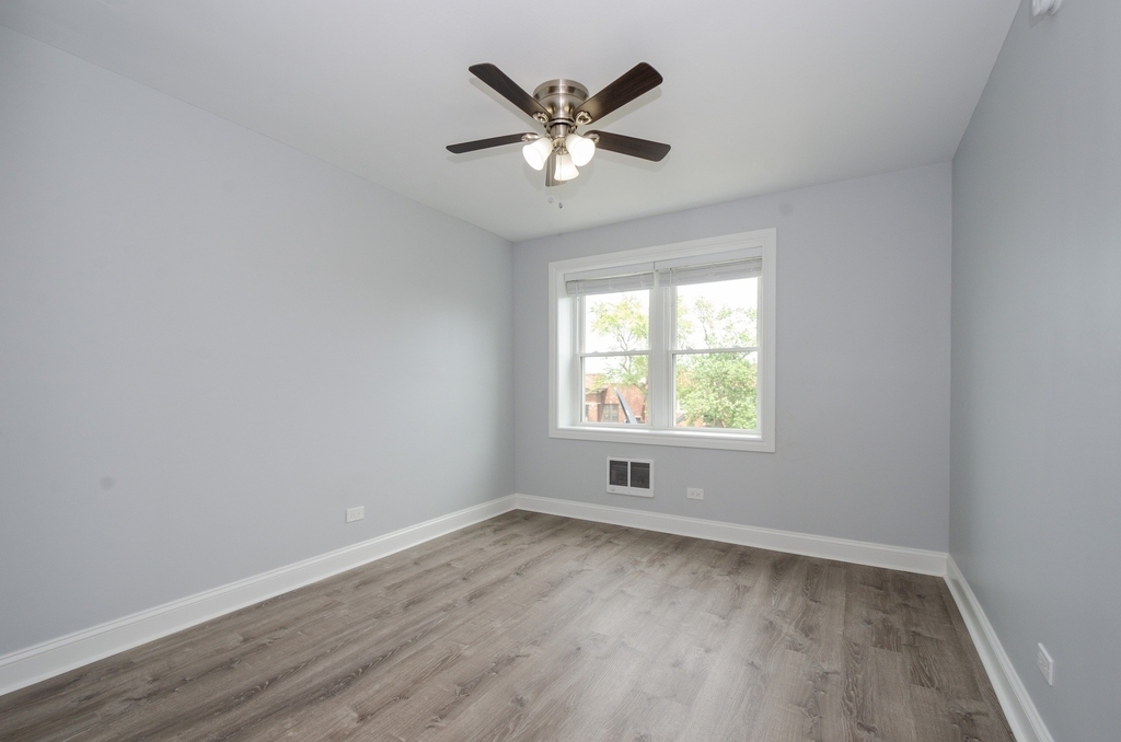 7710 N Sheridan Road - Photo 3
