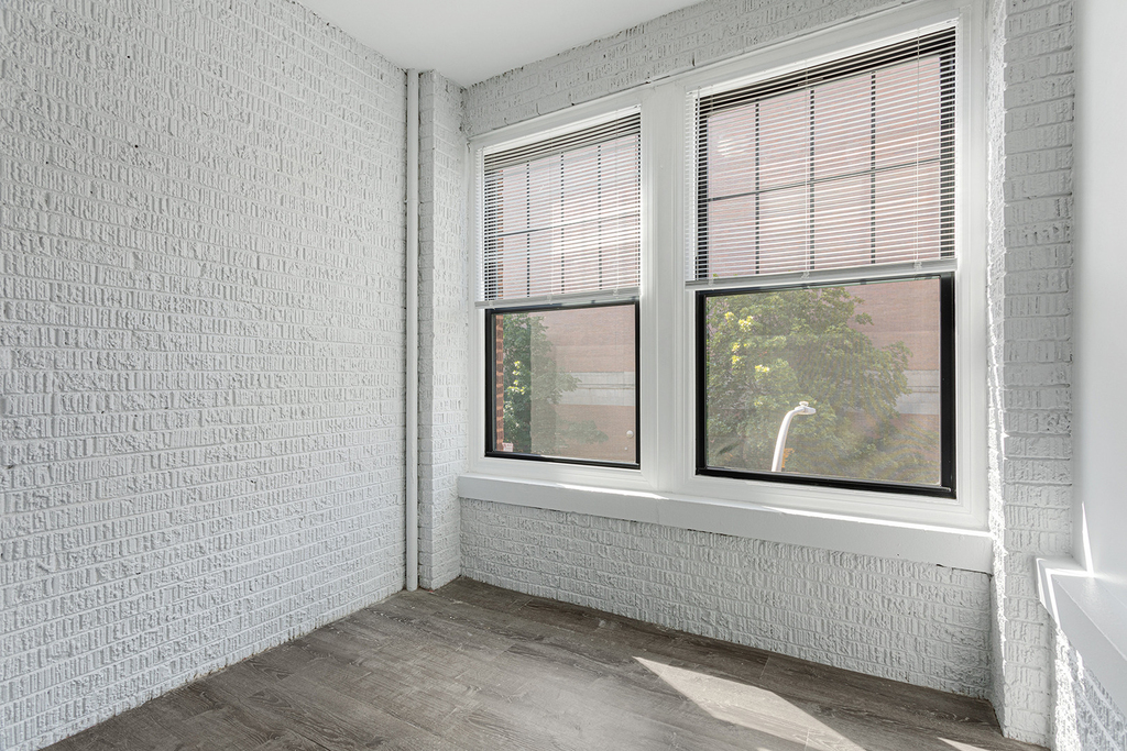 1638 W Jonquil Terrace - Photo 8