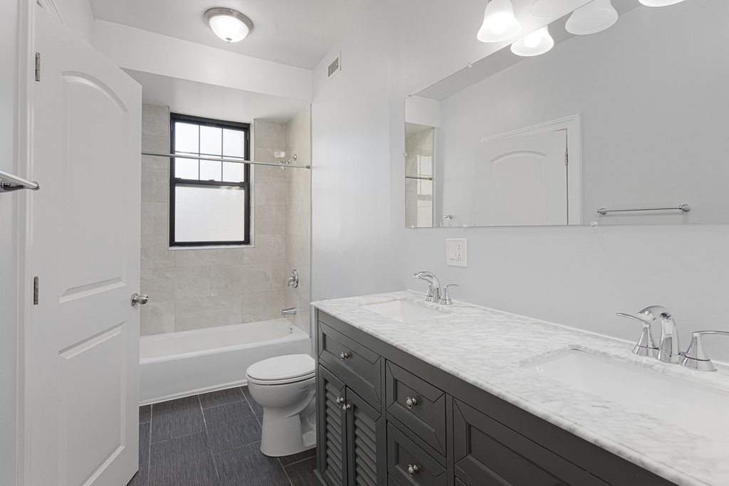 1638 W Jonquil Terrace - Photo 11