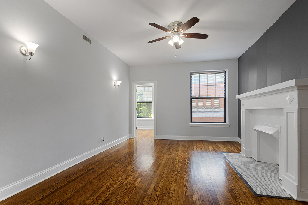 1638 W Jonquil Terrace - Photo 1