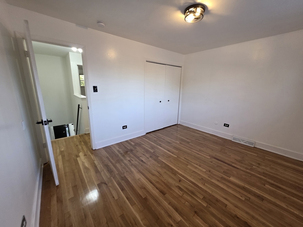 8711 S Throop Street - Photo 7