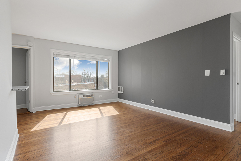 7545 N Winchester Avenue - Photo 3