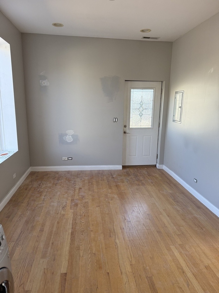 655 N Talman Avenue - Photo 2