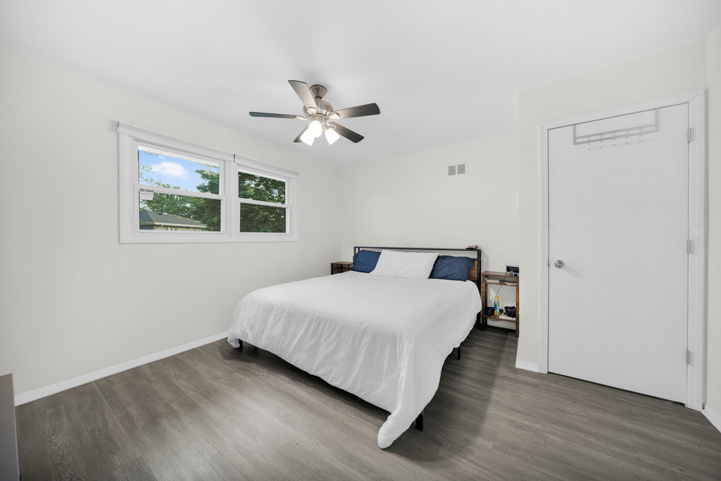5911 W 125th Place - Photo 13