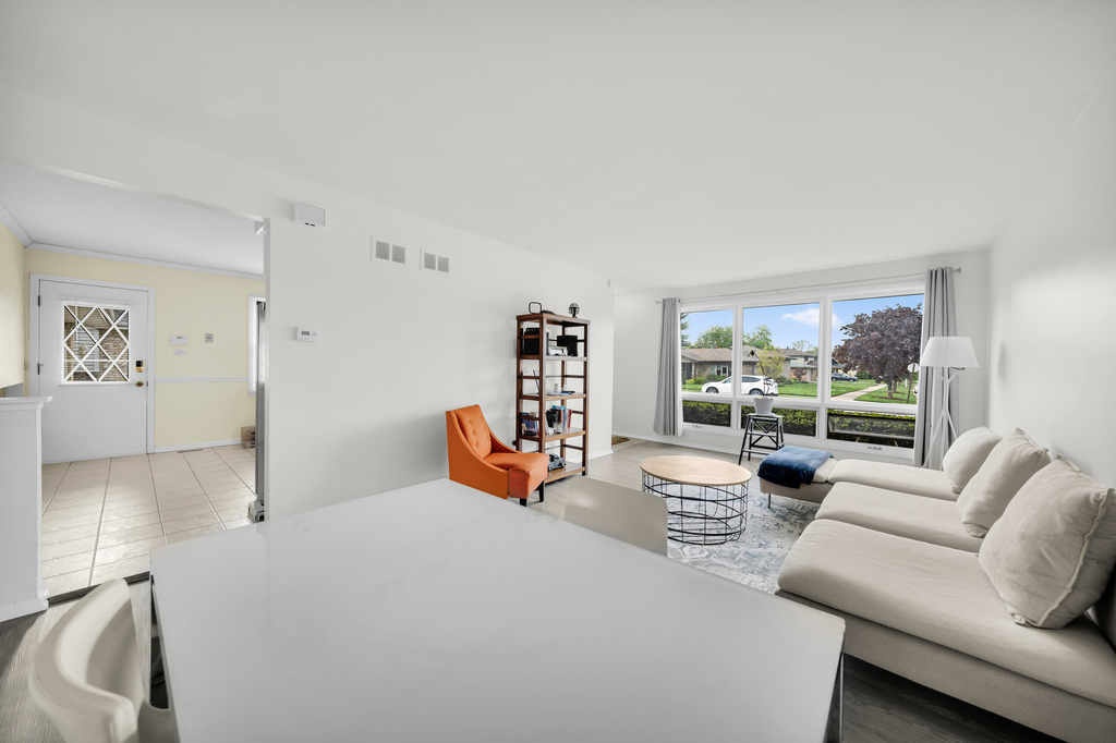 5911 W 125th Place - Photo 8