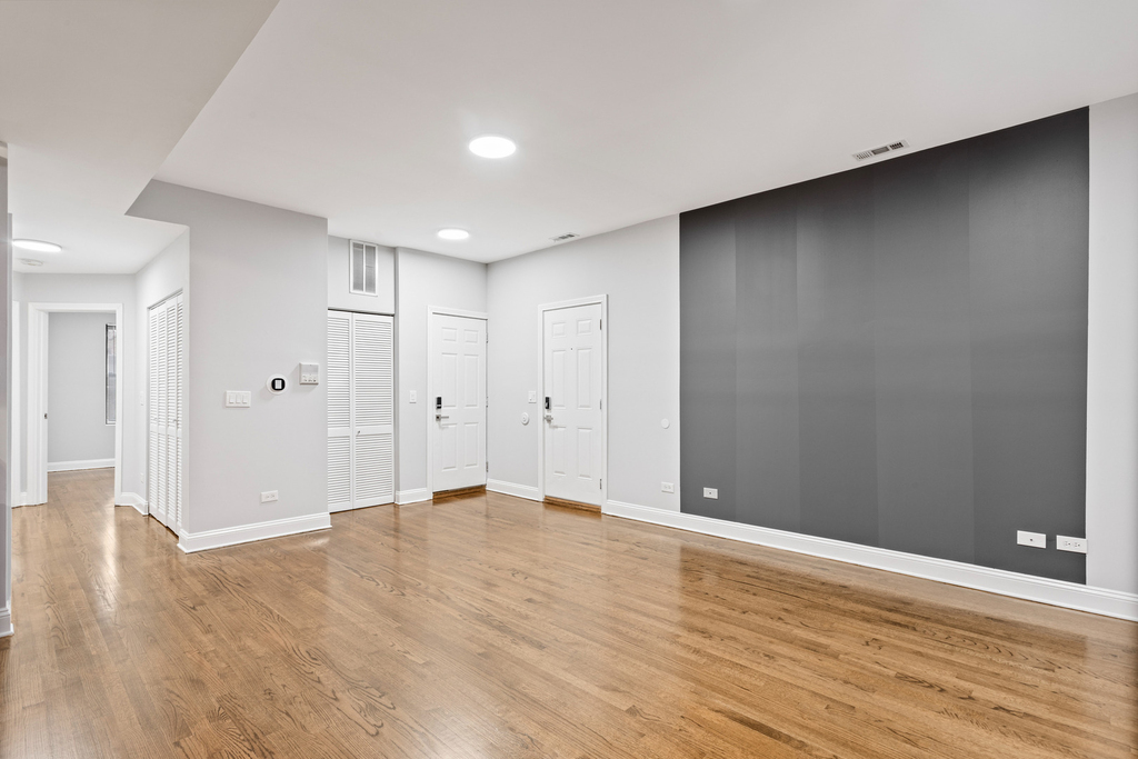 7526 N Seeley Avenue - Photo 3