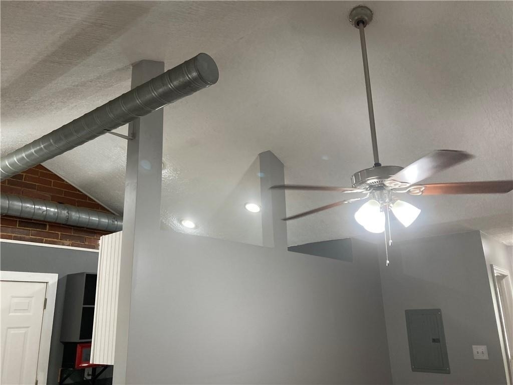 1115 Shelby Place Se - Photo 4